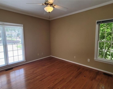 5005 Johns Creek Court - Photo Thumbnail 24