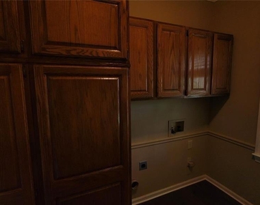 5005 Johns Creek Court - Photo Thumbnail 11