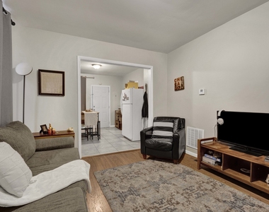 465 W 27th Street - Photo Thumbnail 6