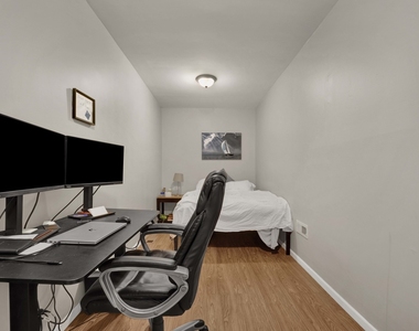 465 W 27th Street - Photo Thumbnail 8