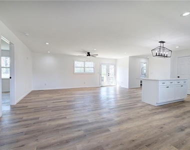 516 Baxter Road Se - Photo Thumbnail 3