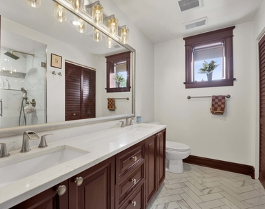 3106 W Lyndale Street - Photo Thumbnail 23