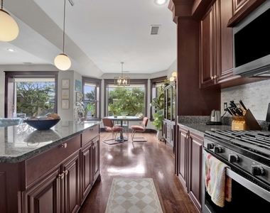 3106 W Lyndale Street - Photo Thumbnail 3