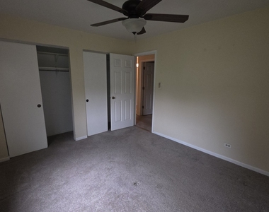 928 Surrey Drive - Photo Thumbnail 5