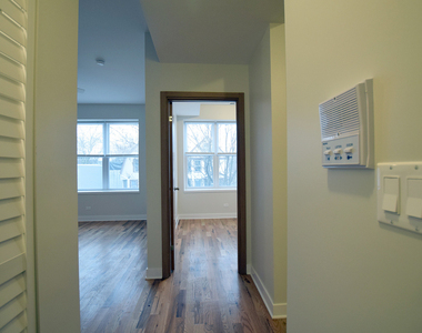 3804 W Montrose Avenue - Photo Thumbnail 2