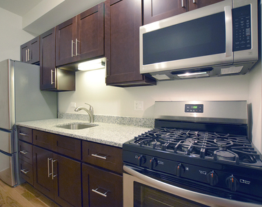 3804 W Montrose Avenue - Photo Thumbnail 7