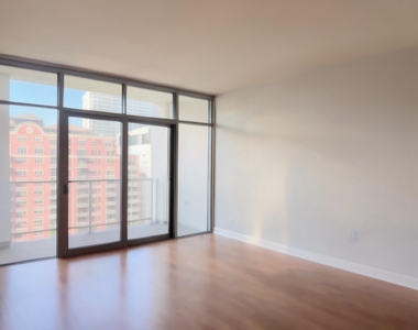 1235 S Prairie Avenue - Photo Thumbnail 3