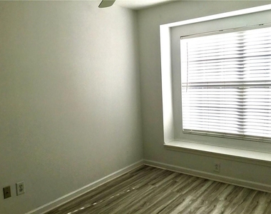 3366 Fernview Drive - Photo Thumbnail 16