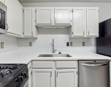 3107 Del Monico Drive - Photo Thumbnail 6