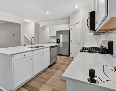 129 King Village - Photo Thumbnail 5