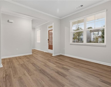 129 King Village - Photo Thumbnail 2