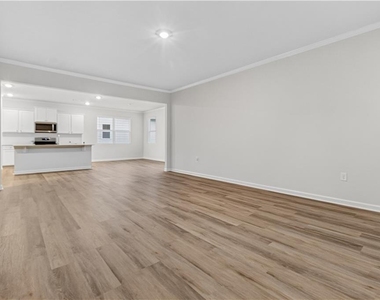 129 King Village - Photo Thumbnail 4