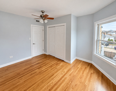 4204 N Melvina Avenue - Photo Thumbnail 7