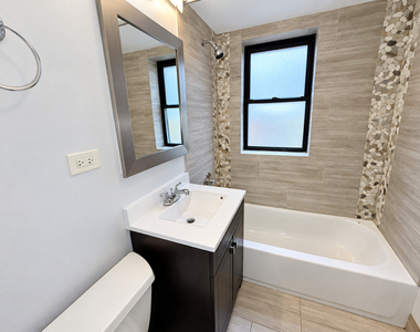 4204 N Melvina Avenue - Photo Thumbnail 8