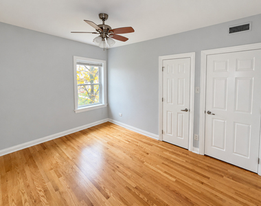 4204 N Melvina Avenue - Photo Thumbnail 6
