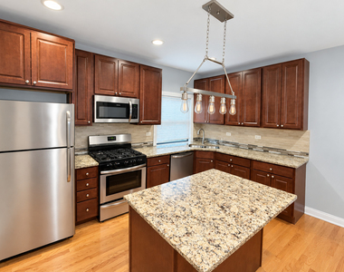 4204 N Melvina Avenue - Photo Thumbnail 1