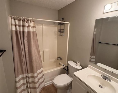 113 W Sellers Street - Photo Thumbnail 7