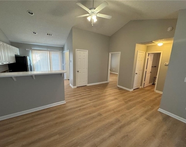 113 W Sellers Street - Photo Thumbnail 2