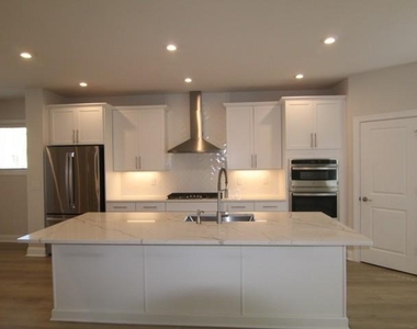 1329 Rosen Road - Photo Thumbnail 9