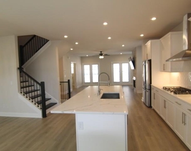 1329 Rosen Road - Photo Thumbnail 6