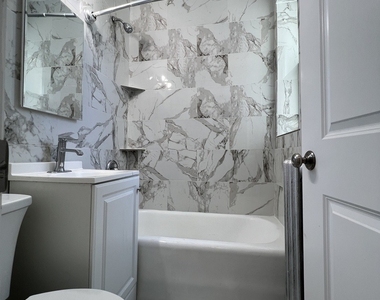 4427 N Seeley Avenue - Photo Thumbnail 6