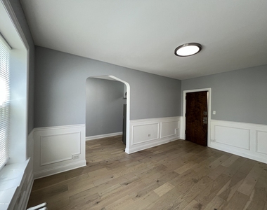 4427 N Seeley Avenue - Photo Thumbnail 5