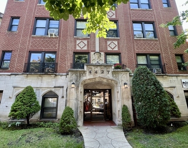 4427 N Seeley Avenue - Photo Thumbnail 12