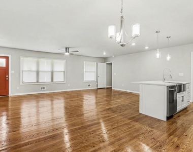 1614 Flintwood Drive Se - Photo Thumbnail 9