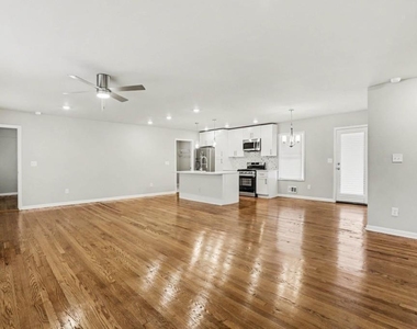 1614 Flintwood Drive Se - Photo Thumbnail 7