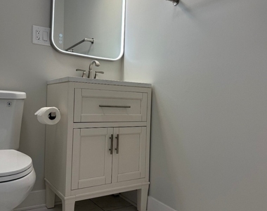 6039 S Eberhart Avenue - Photo Thumbnail 15