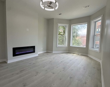 6039 S Eberhart Avenue - Photo Thumbnail 6