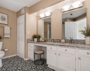 1483 Keys Crossing Drive Ne - Photo Thumbnail 4