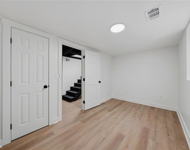 1242 Centra Villa Drive Sw - Photo Thumbnail 8