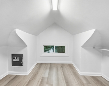 5455 N Lieb Avenue - Photo Thumbnail 15