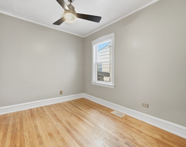 5455 N Lieb Avenue - Photo Thumbnail 6