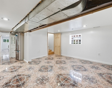 5455 N Lieb Avenue - Photo Thumbnail 16