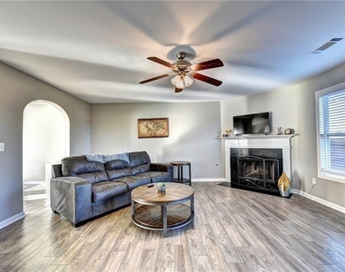 782 Kaitlyn Drive - Photo Thumbnail 10