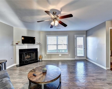 782 Kaitlyn Drive - Photo Thumbnail 8