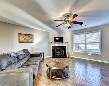 782 Kaitlyn Drive - Photo Thumbnail 11