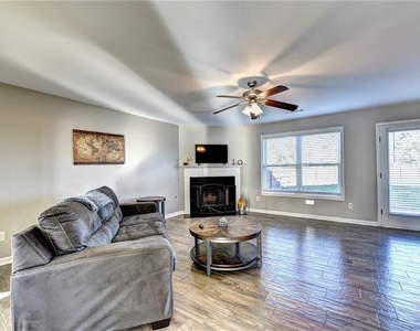 782 Kaitlyn Drive - Photo Thumbnail 9