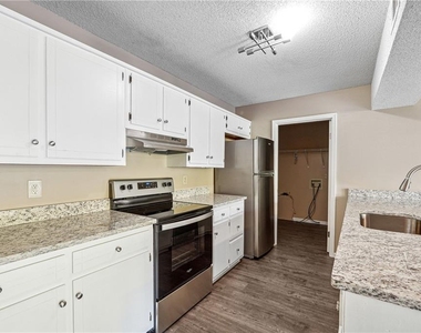 3970 Darryl Lane - Photo Thumbnail 7