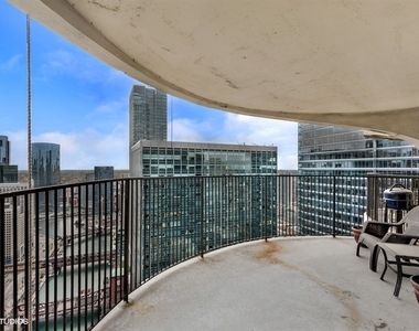 300 N State Street - Photo Thumbnail 5