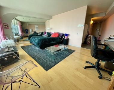 300 N State Street - Photo Thumbnail 1