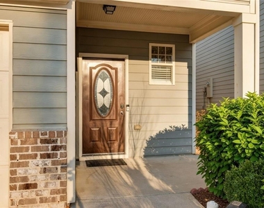 1027 Grenier Terrace - Photo Thumbnail 12