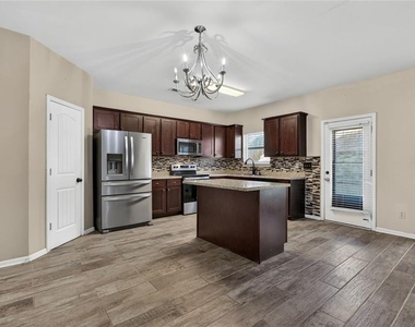 1027 Grenier Terrace - Photo Thumbnail 19