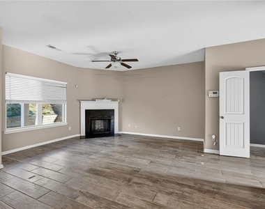 1027 Grenier Terrace - Photo Thumbnail 5