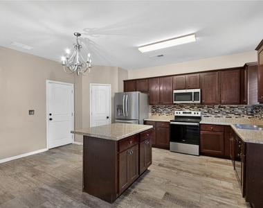 1027 Grenier Terrace - Photo Thumbnail 20