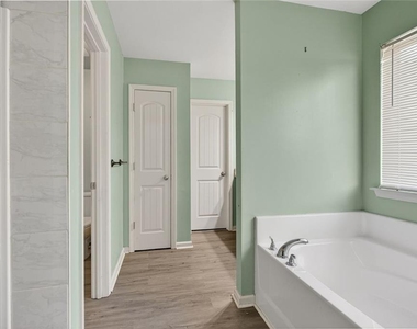1027 Grenier Terrace - Photo Thumbnail 11