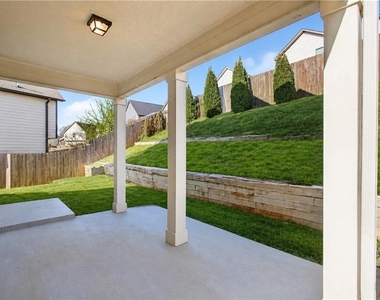 1027 Grenier Terrace - Photo Thumbnail 2