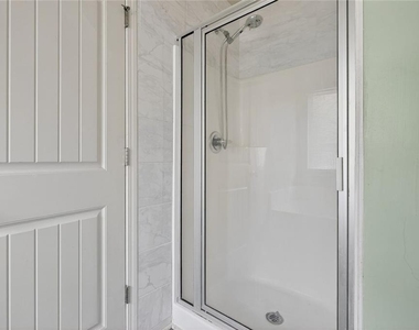 1027 Grenier Terrace - Photo Thumbnail 18